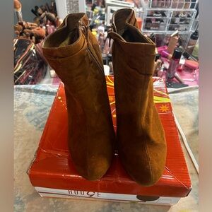 Rouge! Tan Suede Ankle Booties